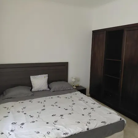 The Cliff - Free Parking Apartment