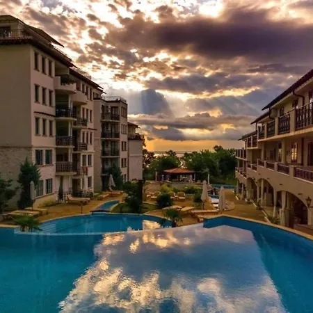 The Cliff - Free Parking Obzor