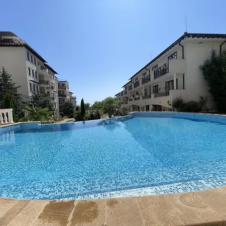The Cliff - Free Parking Obzor